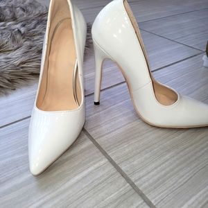 White pumps size 5 (35)